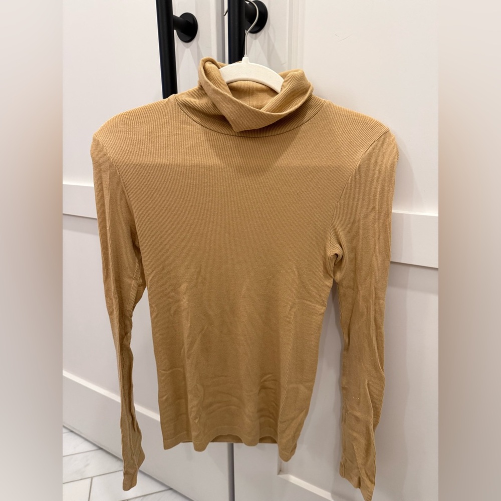 Uniqlo Heattech Camel Turtleneck Sweater